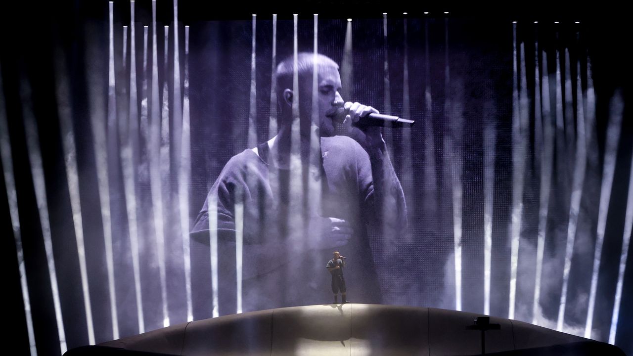 Justin Bieber's Coachella-Stage YouTube Deep Dive Was Thrilling and Cathartic