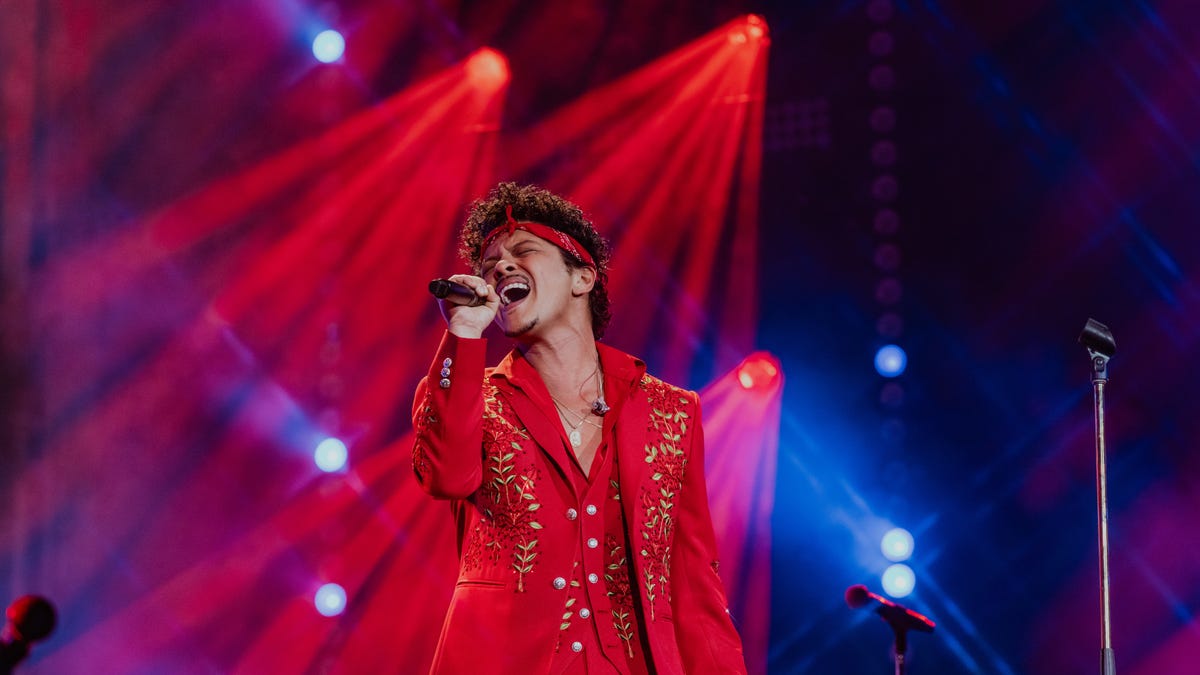They promised us the greatest show on Earth. And Bruno Mars delivered