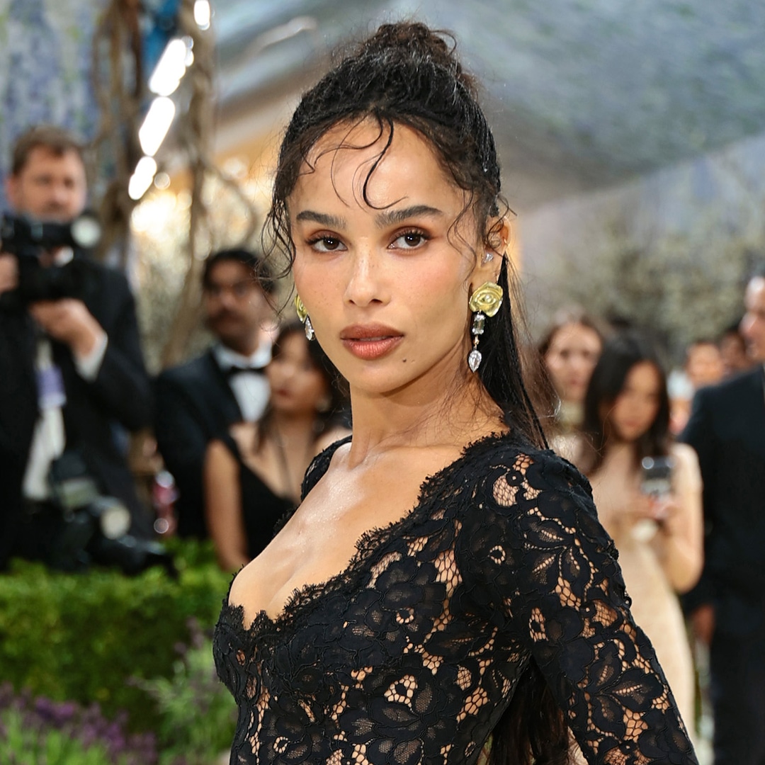 How Zoë Kravitz's Stylist Created a Look to Distract From Harry Styles Engagement Ring